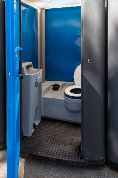Porta potty delivery and setup in Schriever, LA